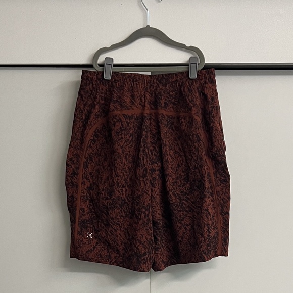 Lululemon Men’s Shorts - Picture 2 of 6